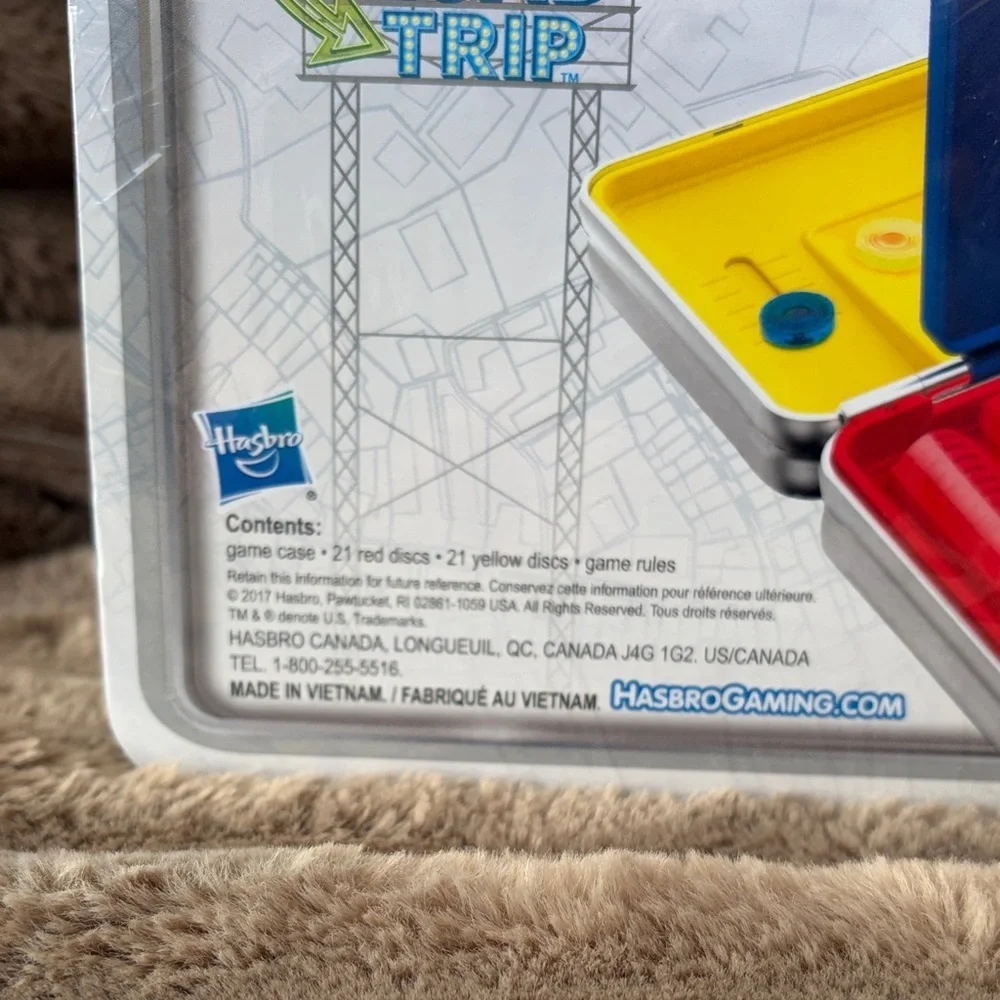Hasbro Connect 4 Travel Edition - Red and Blue